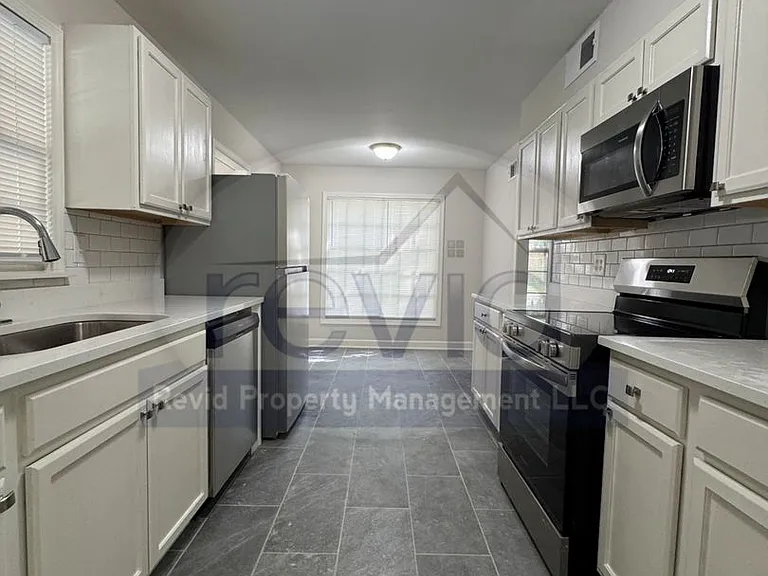 5467 Derron Ave — Photo 7