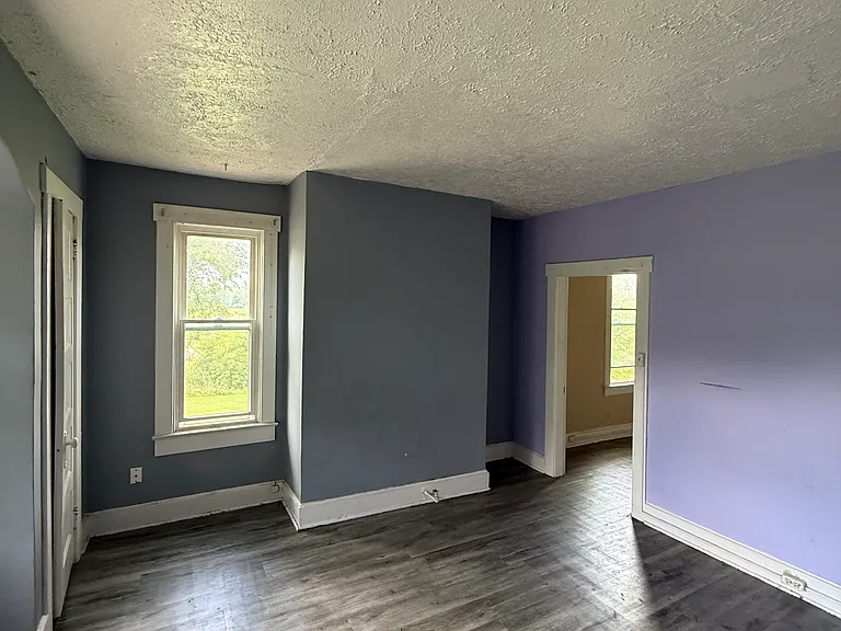 4059 Lower Valley Pike #4 — Photo 3