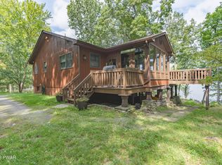 103 Circle Dr, Shohola, PA 18458