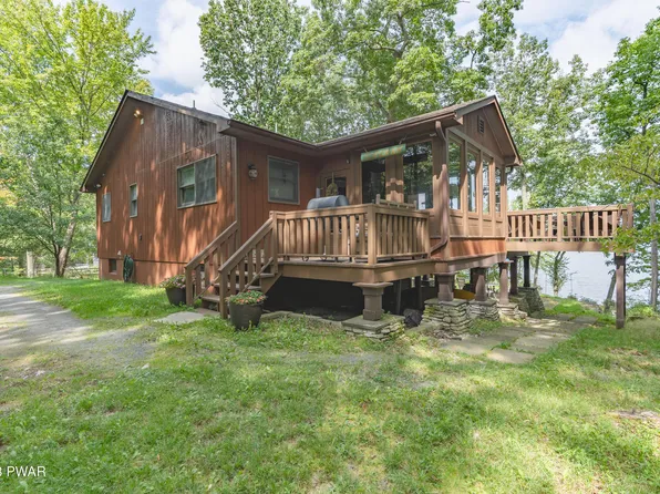 103 Circle Dr, Shohola, PA 18458