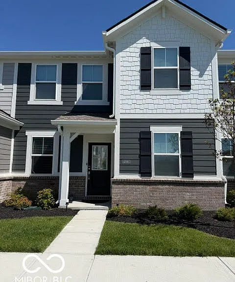 1799 Trinity Ln — Photo 3