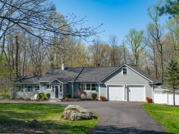 9 Zion Rd, Hopewell, NJ 08525
