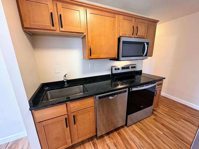 405 6th Ave SE #309 — Photo 4