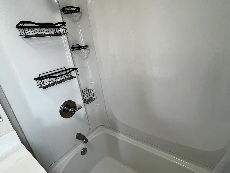 53-55 Nichols St #4 — Photo 11