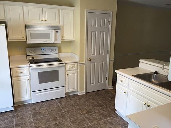 2nd image of 110 Harvestwood Dr