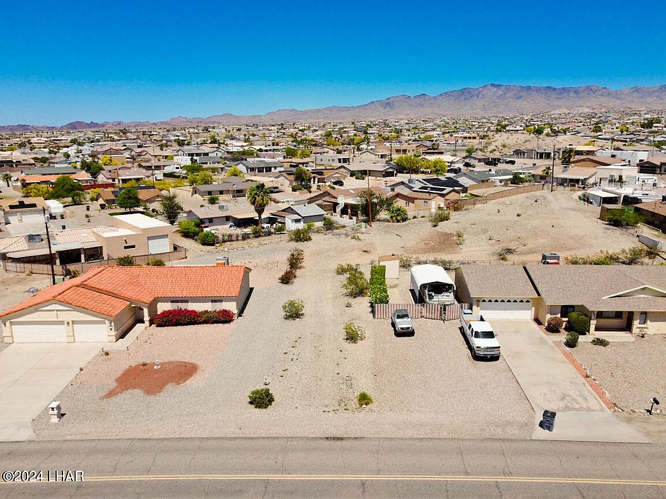 1st image of 2265 Holly Ave