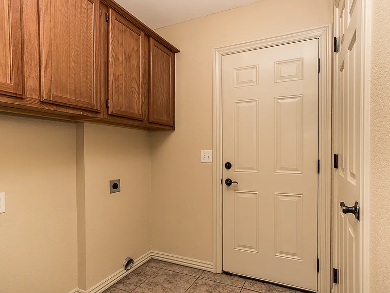 4040 Glenstone Ter — Photo 18