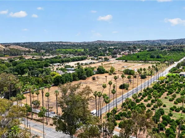 7700 Victoria Ave, Riverside, CA 92504