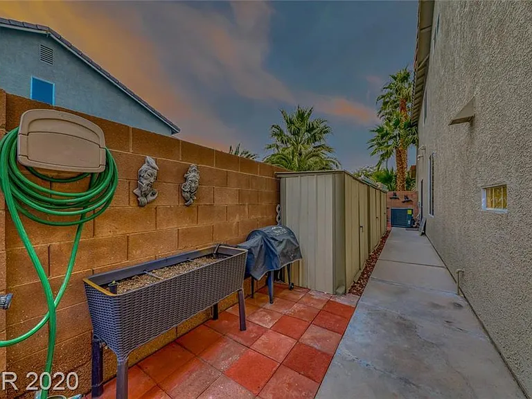 2535 Holman Cir — Photo 2