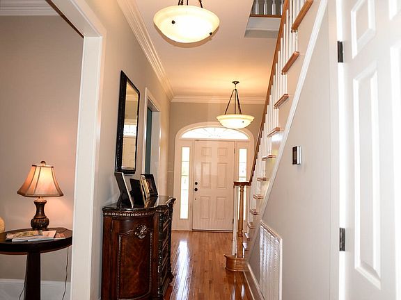 2nd image of 7106 Lost Pond Cir SE