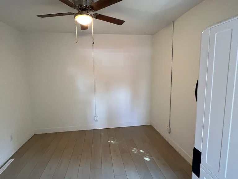 430 E 6th St #1 — Photo 12