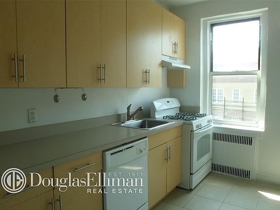 4th image of 3351 73rd St APT 4H
