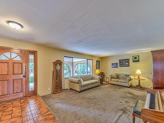 5th image of 225 Cox Ave