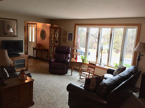 Bow window adds natural lite