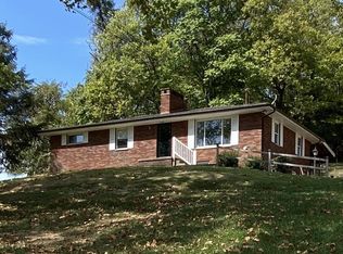 2516 Valley View Dr, Belpre, OH