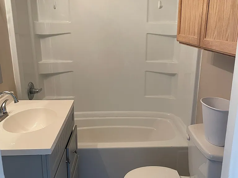 137 Roark Ave — Photo 9