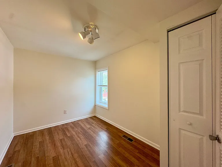 678 Melvin Dr — Photo 9