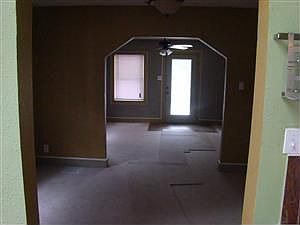 4th image of 3806 E 40th St