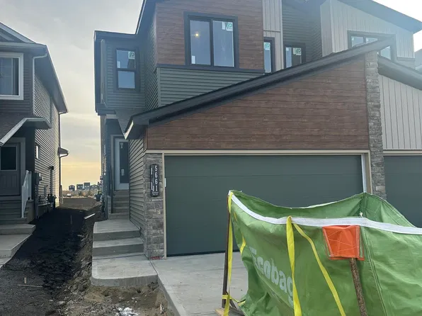 5661 Hawthorn Way SW, Edmonton, AB T6X 3C1