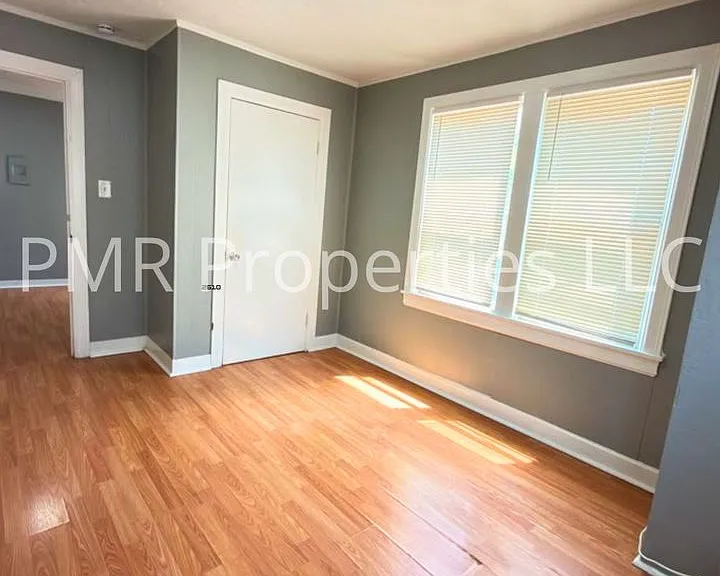 209 NW 6th St — Photo 7