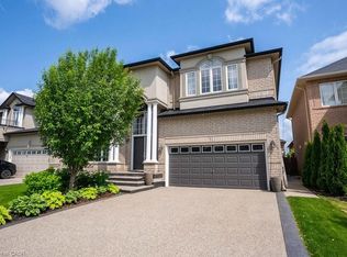 51 Weaver Dr, Hamilton, ON L9K 0G3