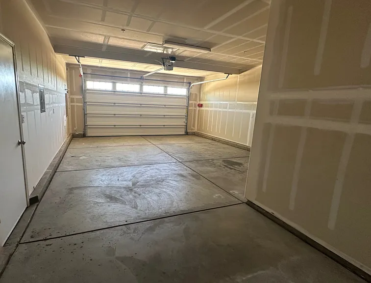 2494 Valdes Dr — Photo 28