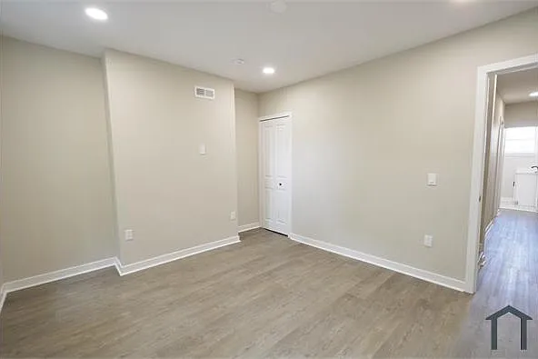 1933 E Albert St — Photo 11