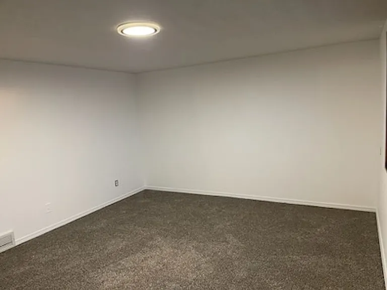 310 N Crestview Dr #B — Photo 15