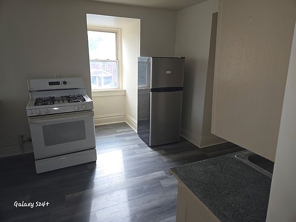 4th image of 1851 Whitehall St APT 5
