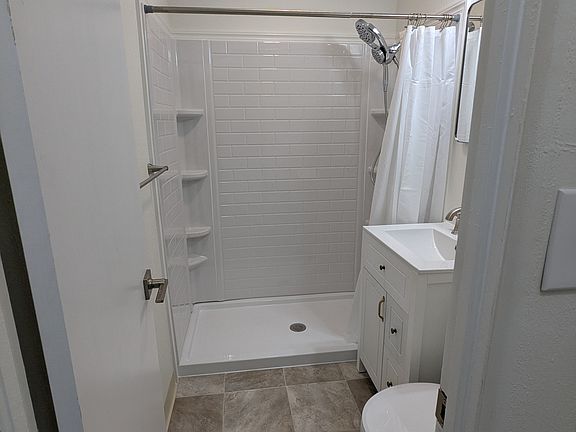 5th image of 5211 16th Ave E