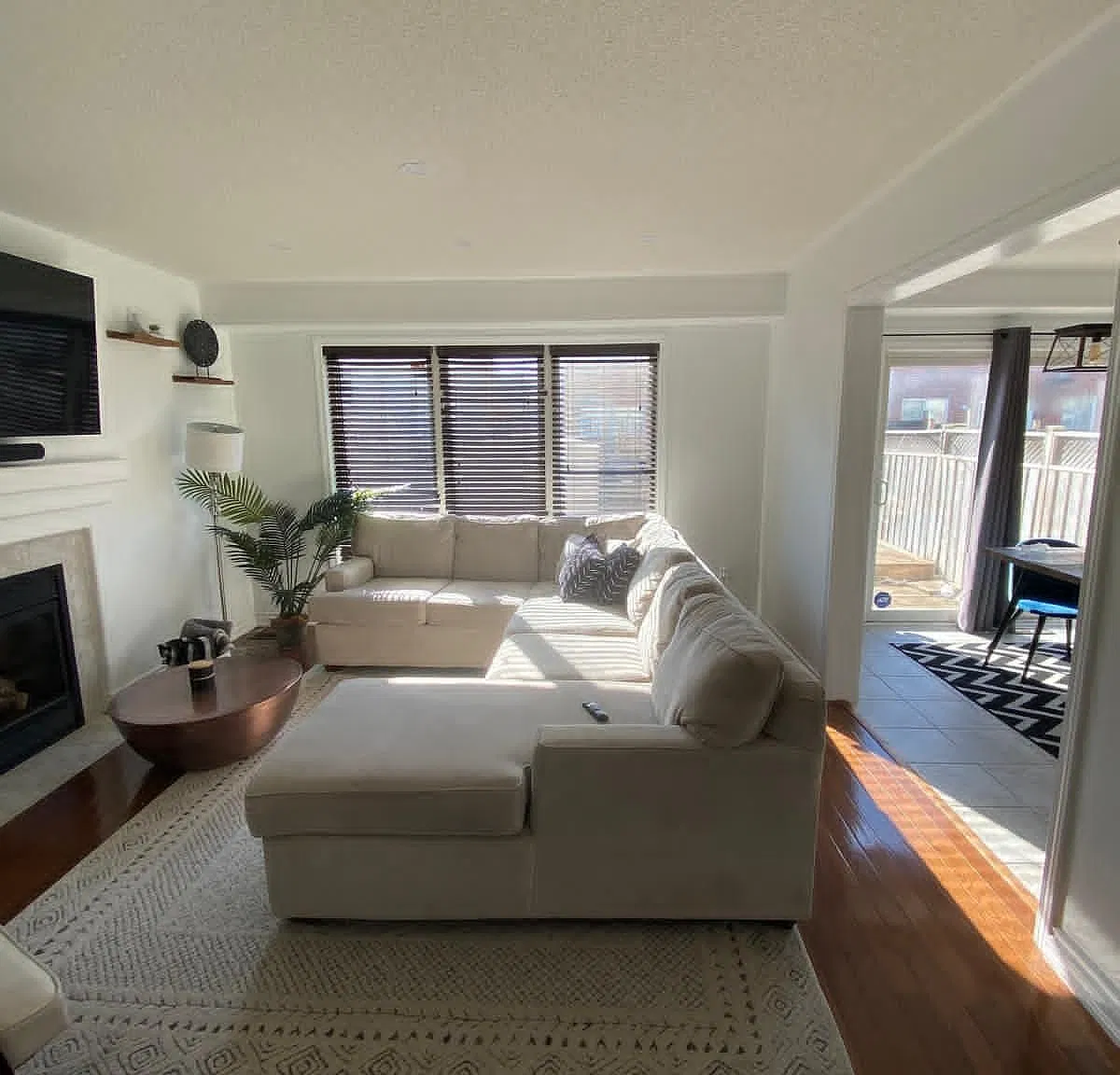 3 bed, $2,700 — Photo 1