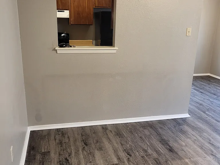 302 S Green St #15 — Photo 2