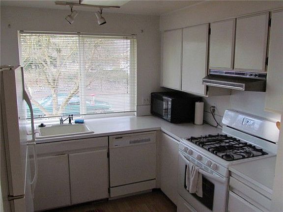 2nd image of 2510 26th St SE