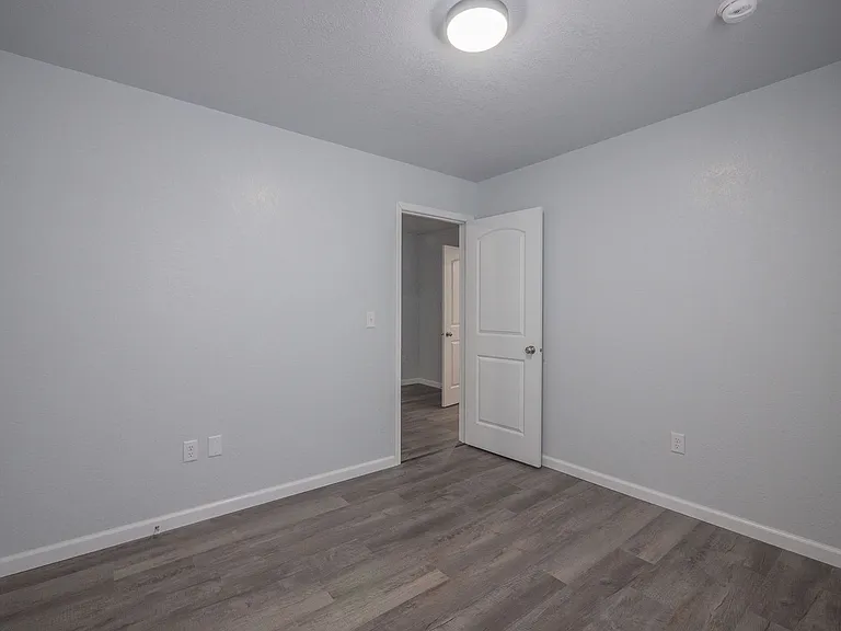 123 N Main St — Photo 9