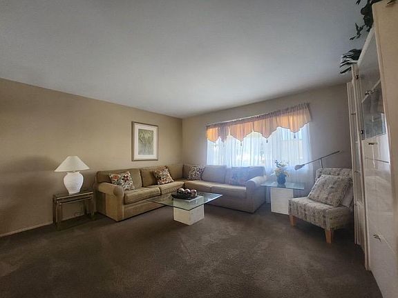 3rd image of 31 Orchard St Floor 2