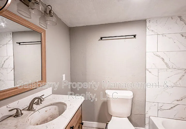 304 Bryan St #B — Photo 9