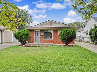 24114 Pennie St, Dearborn Heights, MI 48125