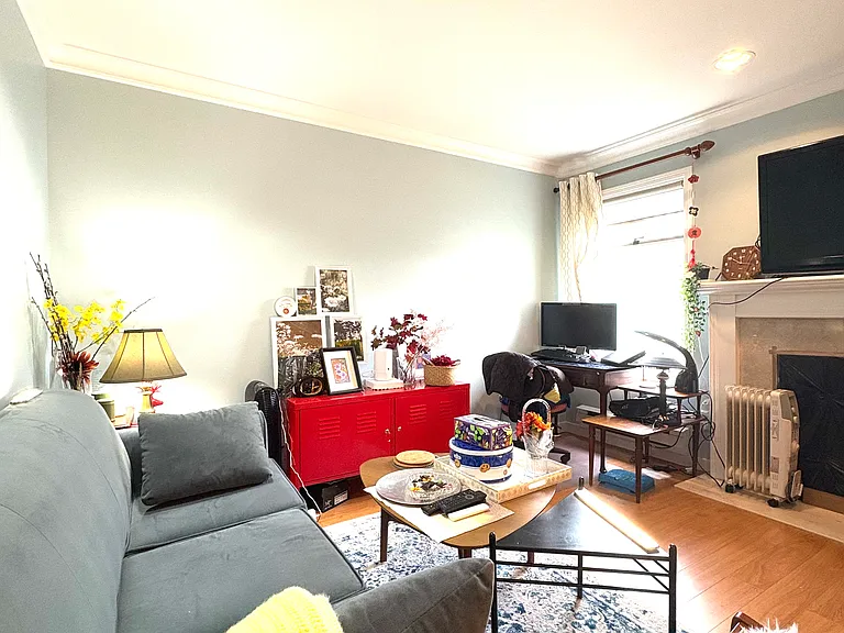 7140 Barnet Rd #201 — Photo 2