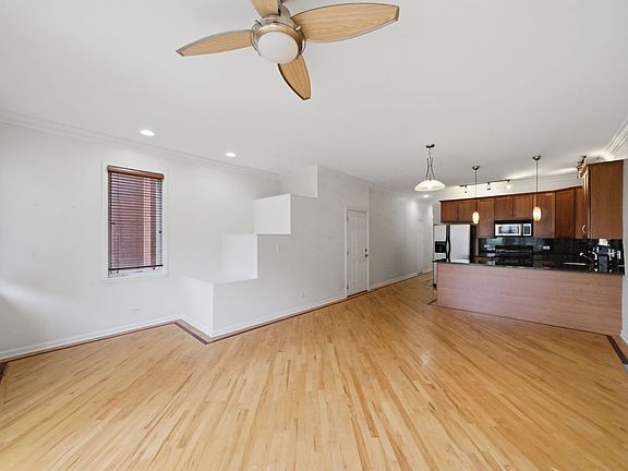 4th image of 2647 W Haddon Ave #2