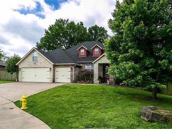 3rd image of 609 Grand Ct
