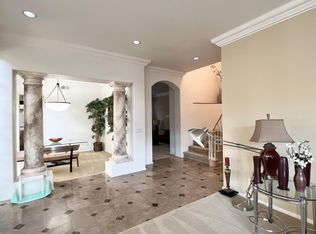 9679 Claiborne Sq, La Jolla, CA 92037