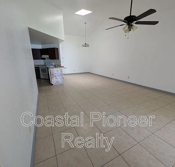 1331 Coolridge Dr — Photo 6
