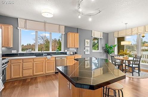 4th image of 161 3rd St