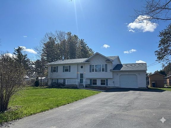 2nd image of 23 Valley Rd