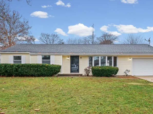 1821 Alder Ln, Champaign, IL 61821