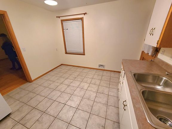 Eat-in kitchen area.
