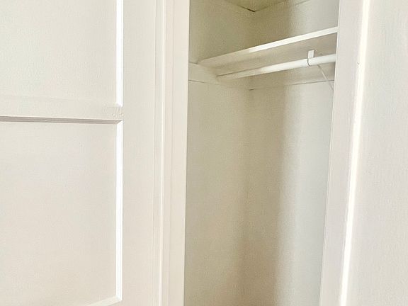 5th image of 200 S Sycamore Ave APT 9