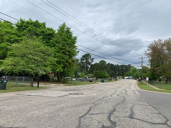 4th image of 908 Montclair Rd