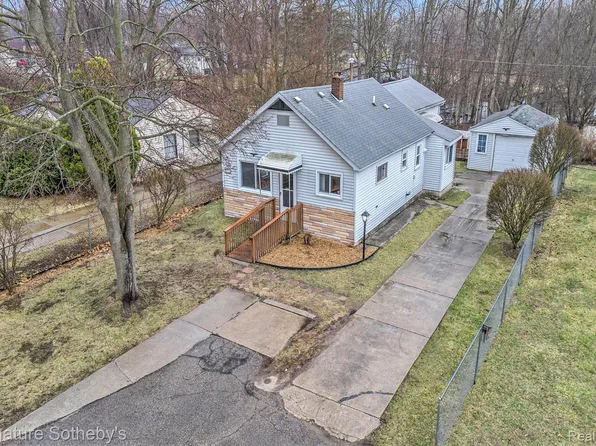 5533 Eldridge Dr, Waterford, MI 48327
