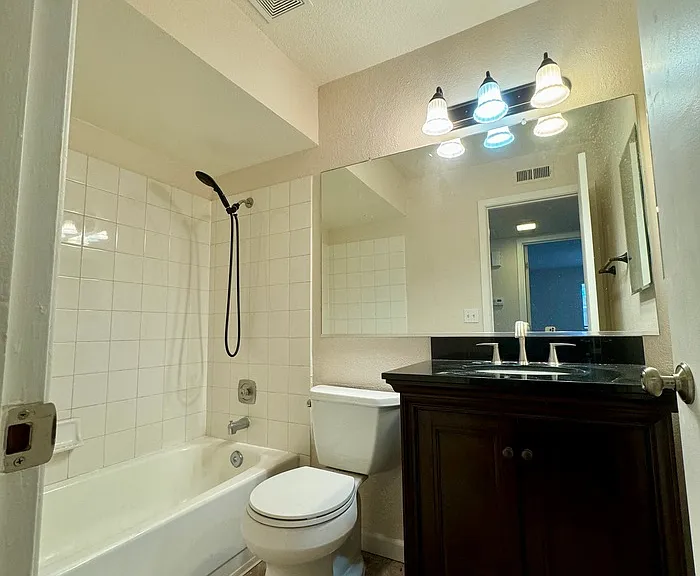 5943 Moss Creek Cir — Photo 12